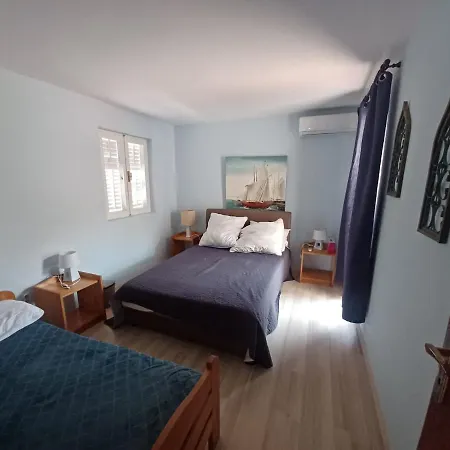 Apartment Bunjo'S Beach House Trogir Exterior photo