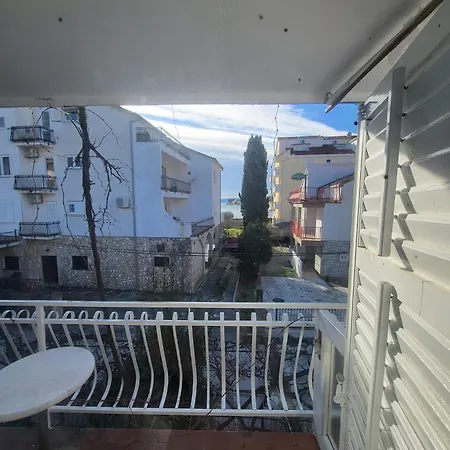 Apartment Bunjo'S Beach House Trogir Exterior photo