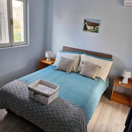 Apartment Bunjo'S Beach House Trogir Exterior photo